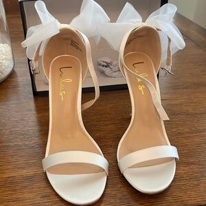 Lulus size 9 bow heel